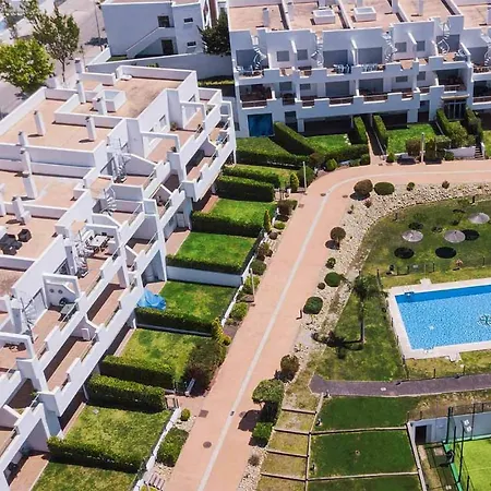 3 Bedroom Nice In Apartment *